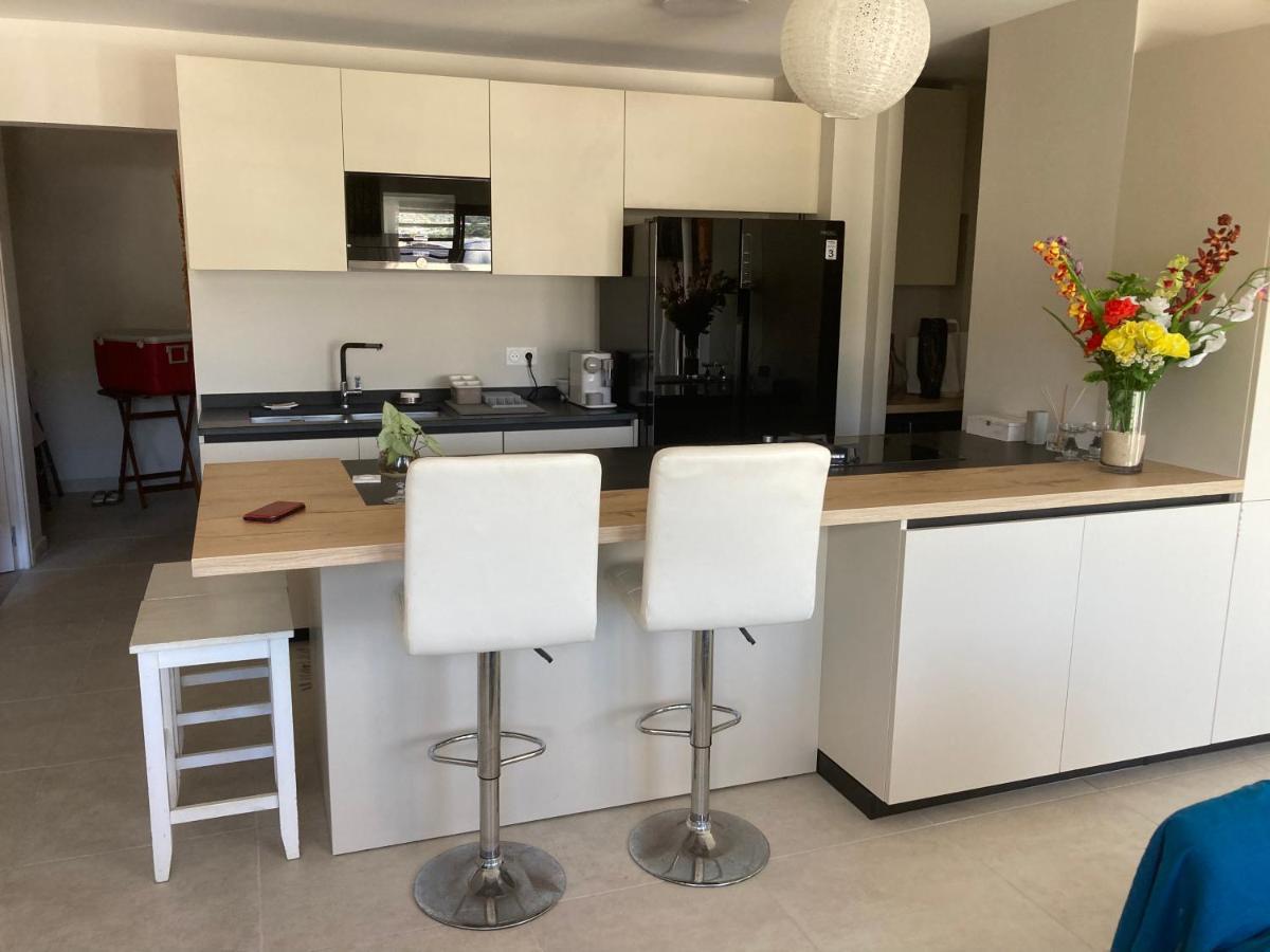 Standing Residence Tevai بابيت المظهر الخارجي الصورة