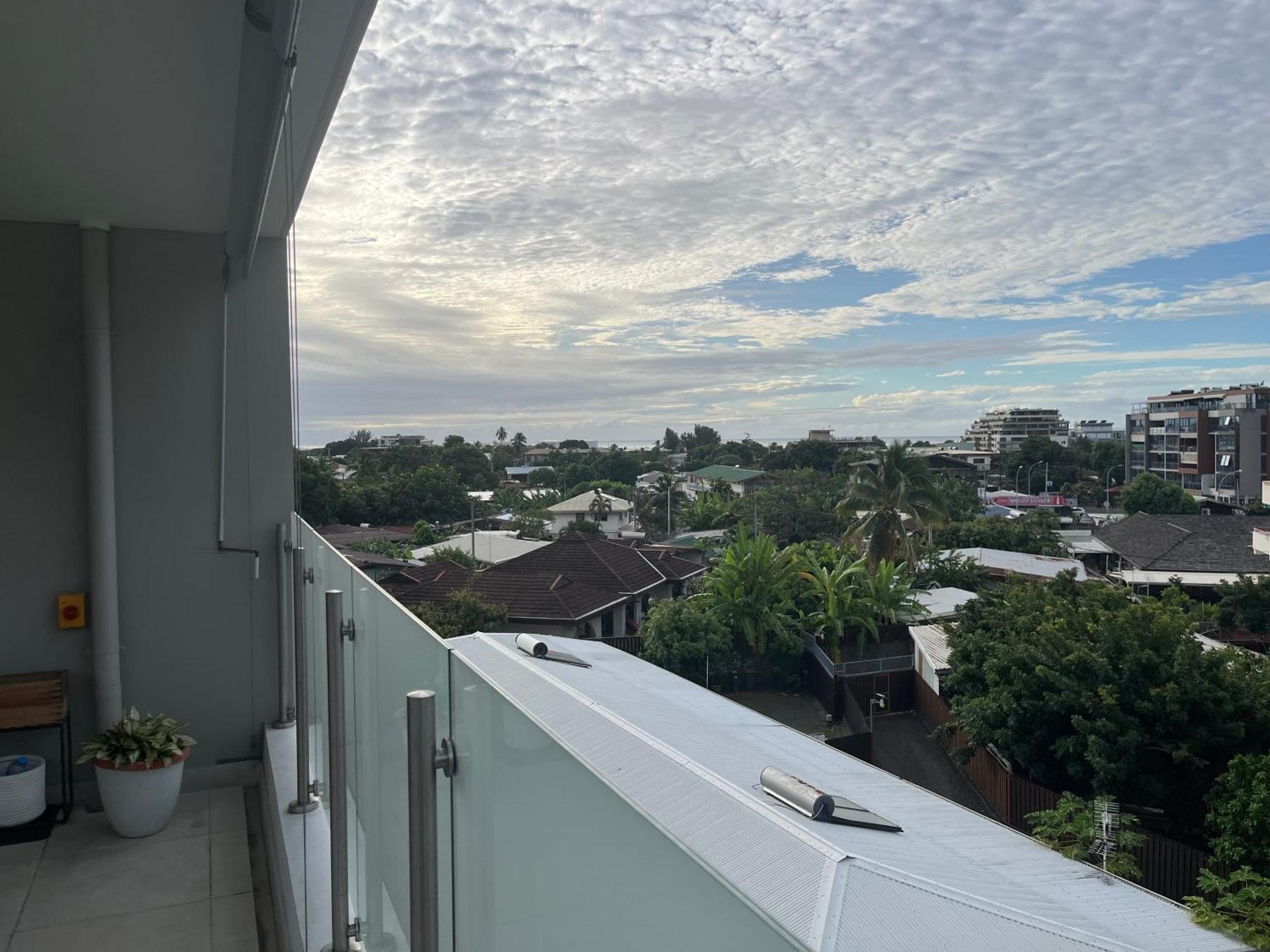 Standing Residence Tevai بابيت المظهر الخارجي الصورة