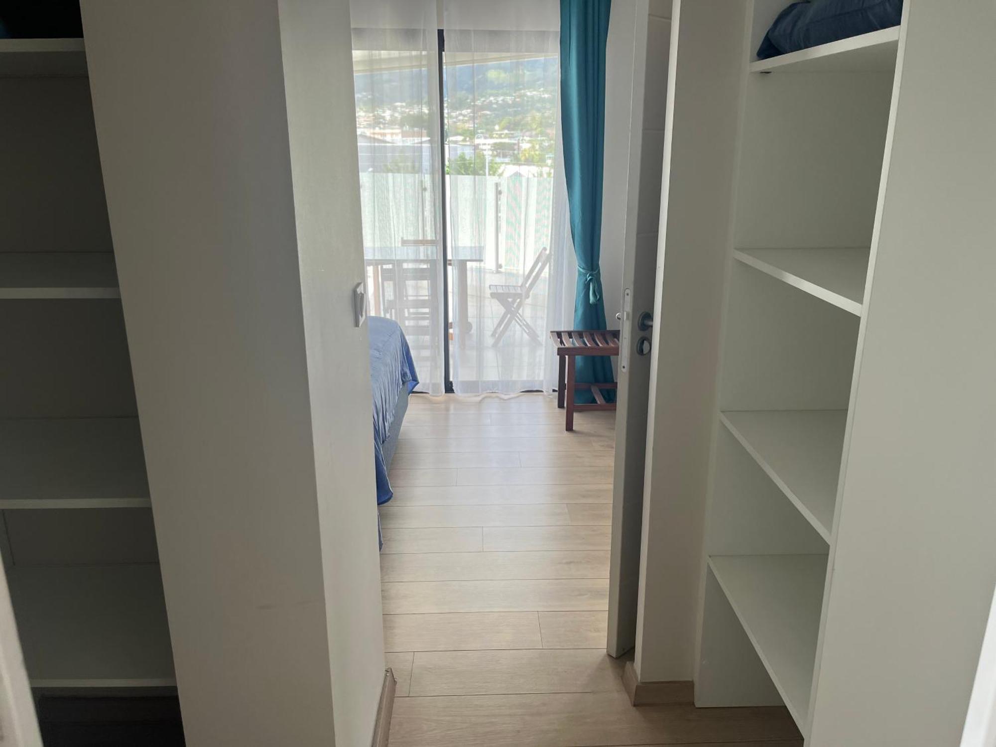 Standing Residence Tevai بابيت المظهر الخارجي الصورة