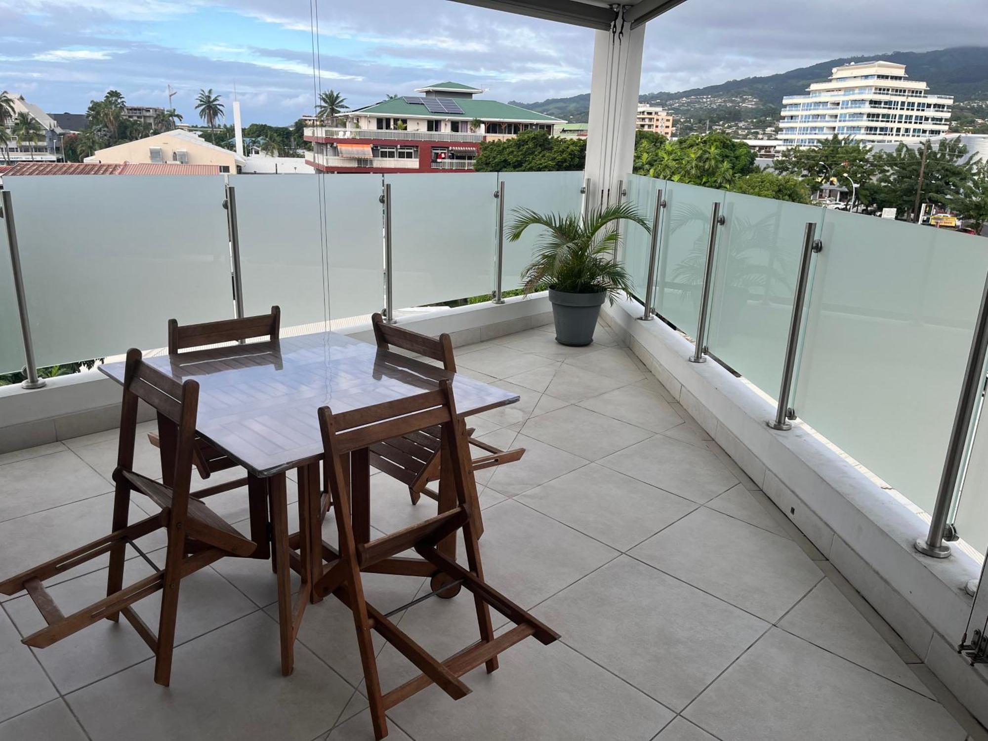 Standing Residence Tevai بابيت المظهر الخارجي الصورة