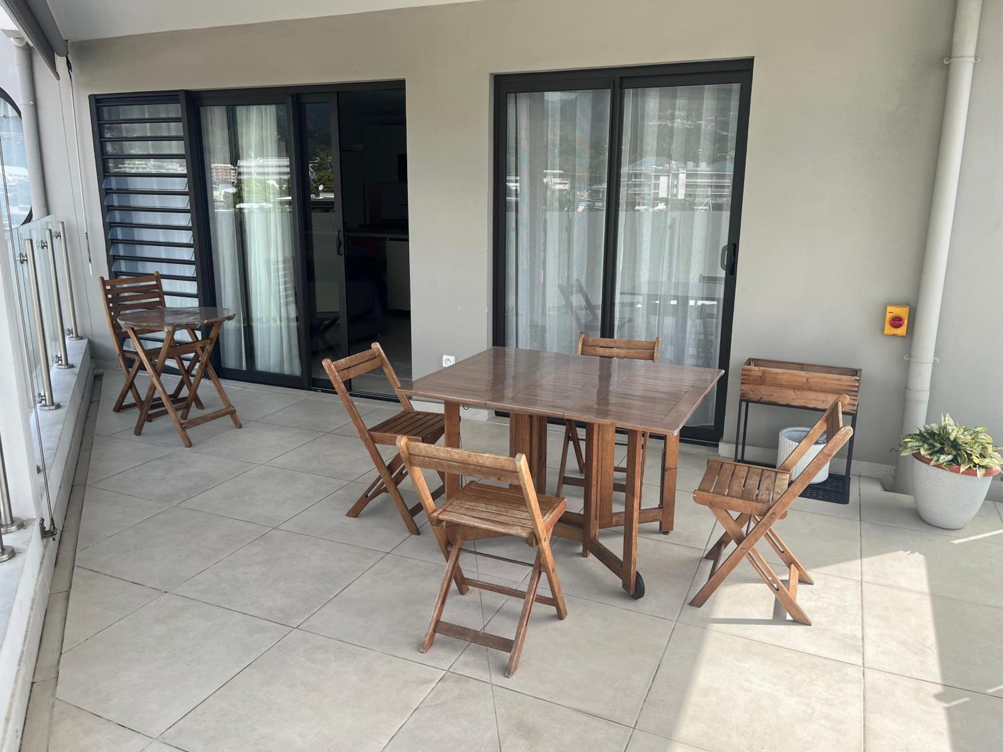 Standing Residence Tevai بابيت المظهر الخارجي الصورة