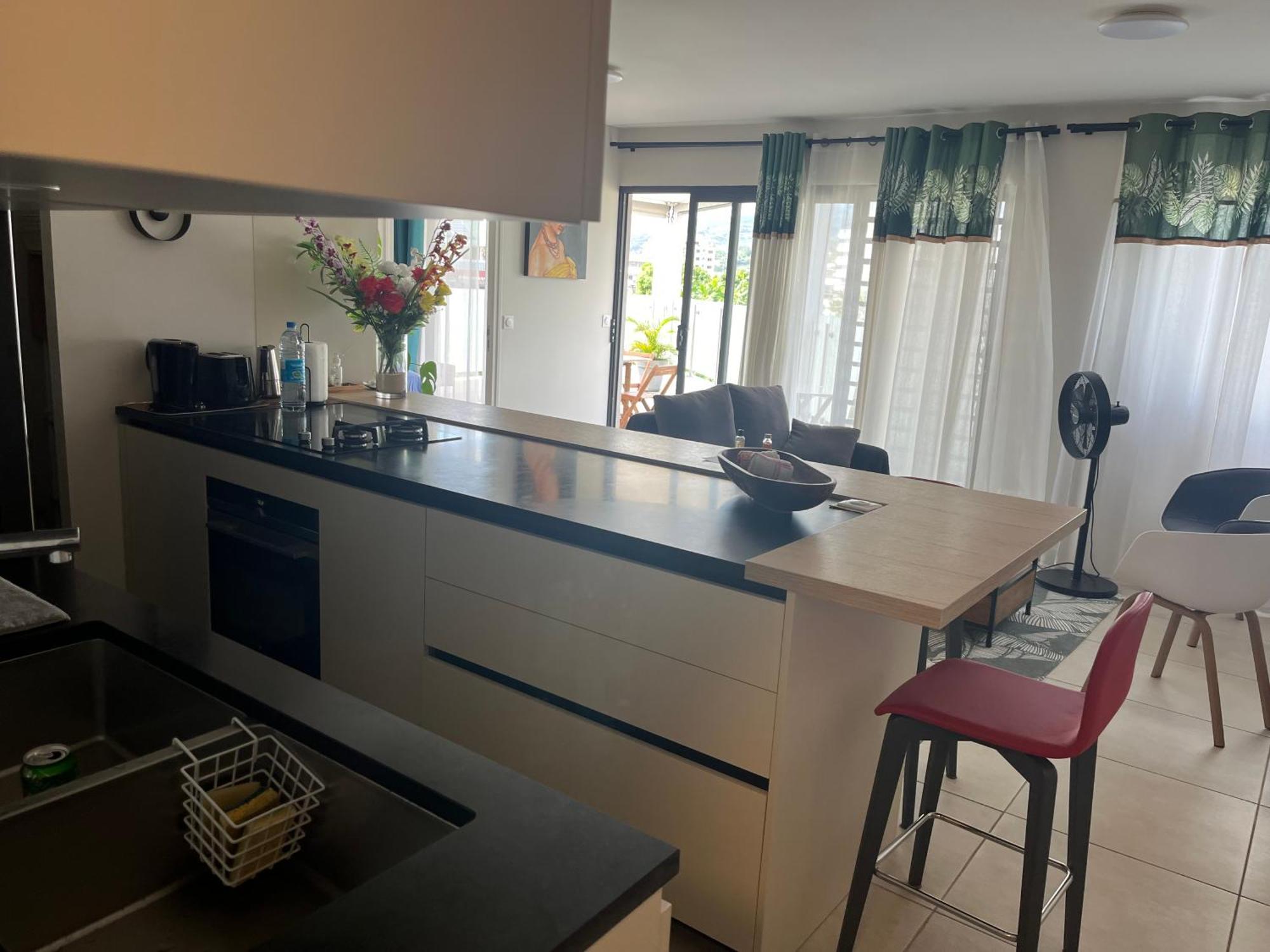 Standing Residence Tevai بابيت المظهر الخارجي الصورة