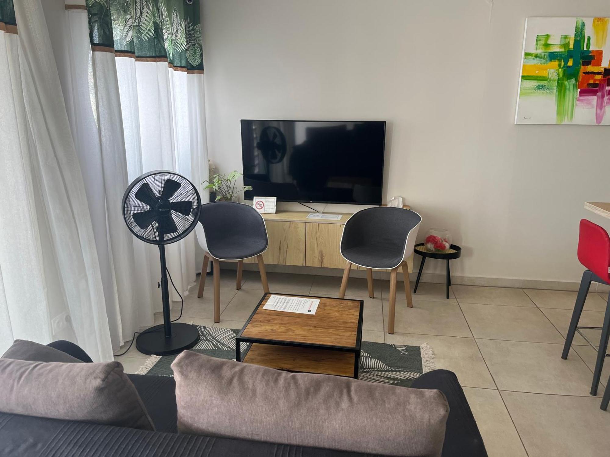Standing Residence Tevai بابيت المظهر الخارجي الصورة